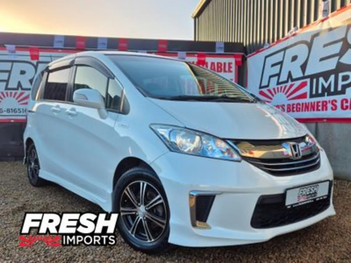 HONDA FREED HYBRID LOW KM - Image 2