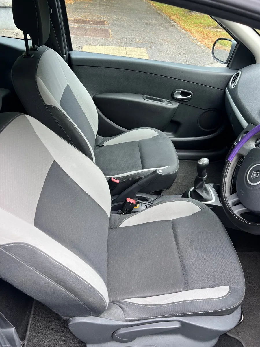 Renault Clio 2011 - Image 6