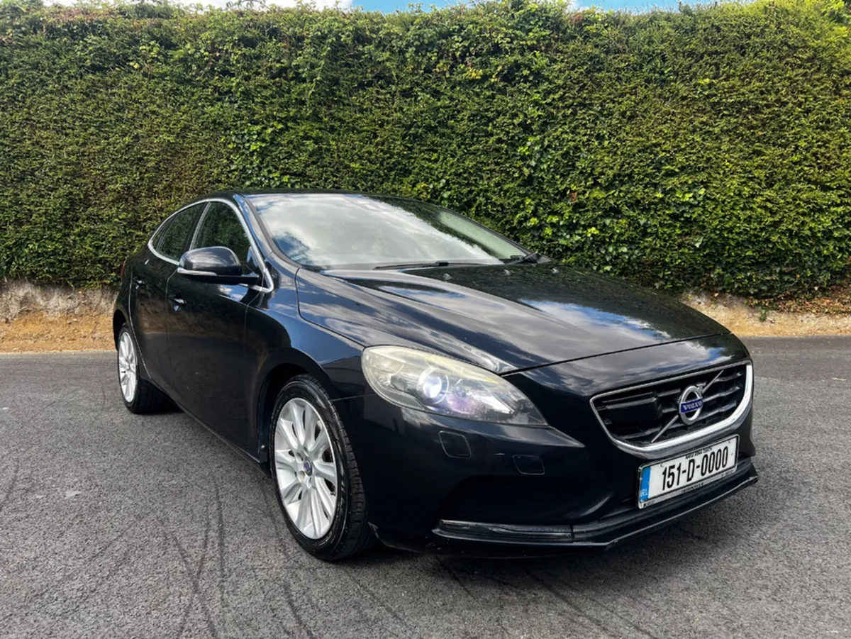 Volvo V40 1.6 AUTOMATIC LEATHER - Image 1