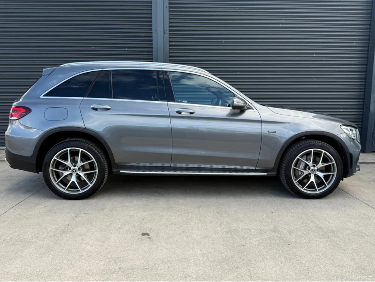 Mercedes-Benz GL-Class 300 DE AMG LINE PREMIUM + 4 - Image 4