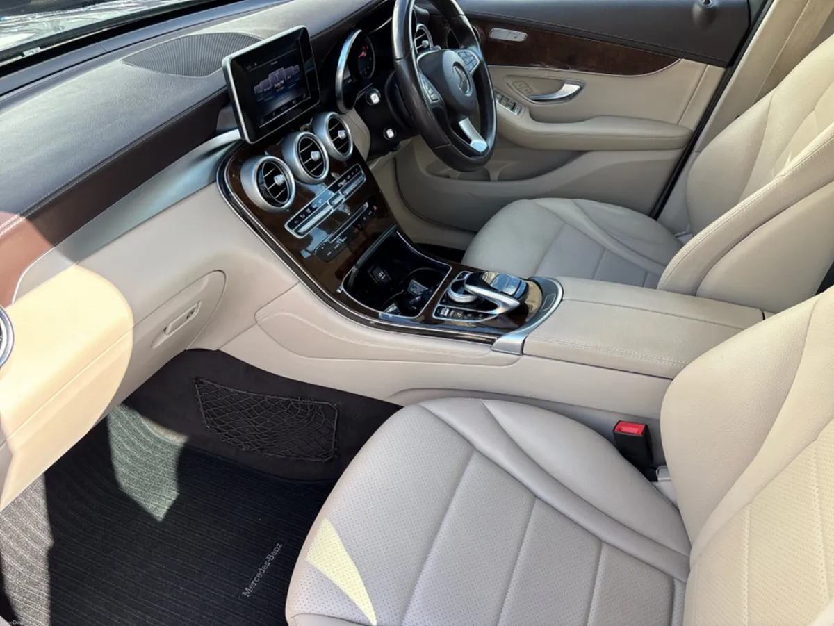 Mercedes-Benz GLC GLC 220 D 4MATIC EXCLUSIVE 5DR A - Image 2