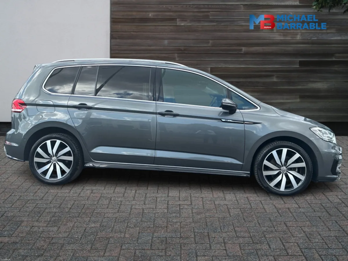 Volkswagen Touran 2019 VW Touran *R-Line* *HIGH SP - Image 4