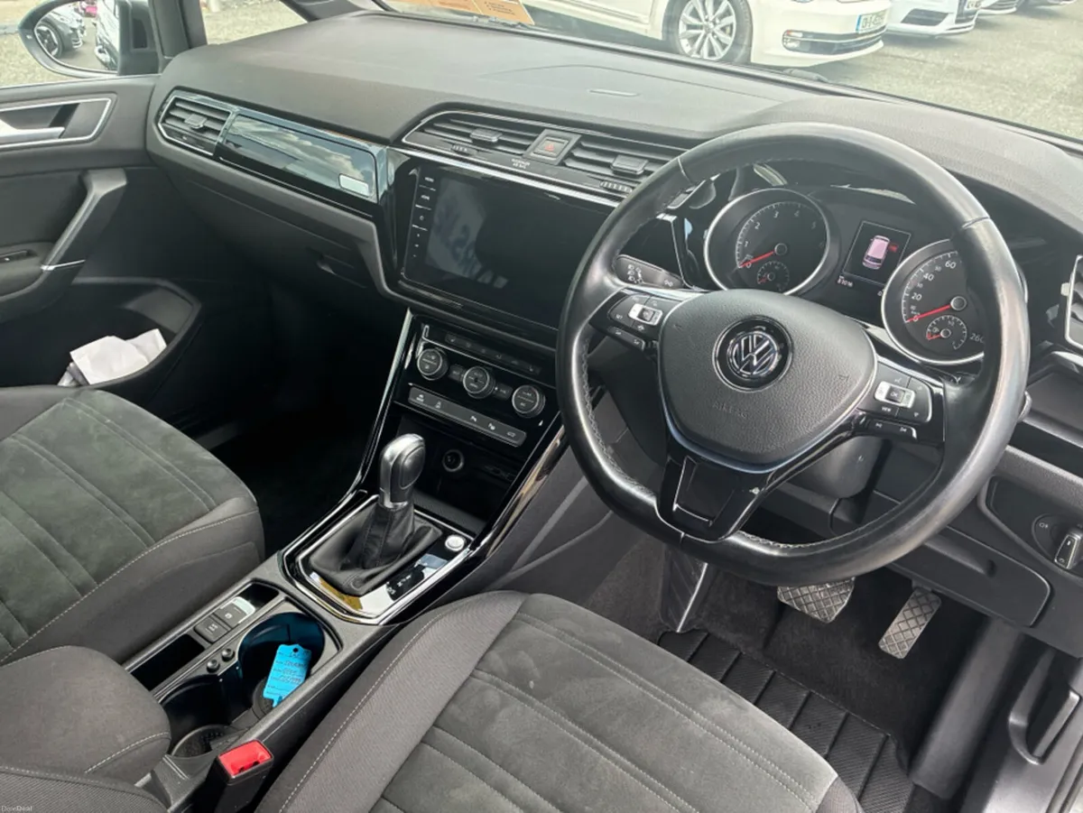 Volkswagen Touran 2019 VW Touran *R-Line* *HIGH SP - Image 6