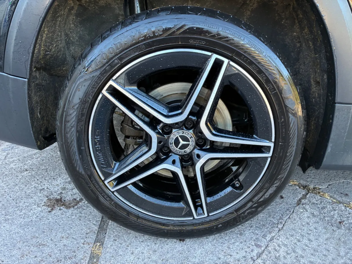 Mercedes-Benz GLB AMG 2.0 Diesel 7 seater 5DR Auto - Image 3