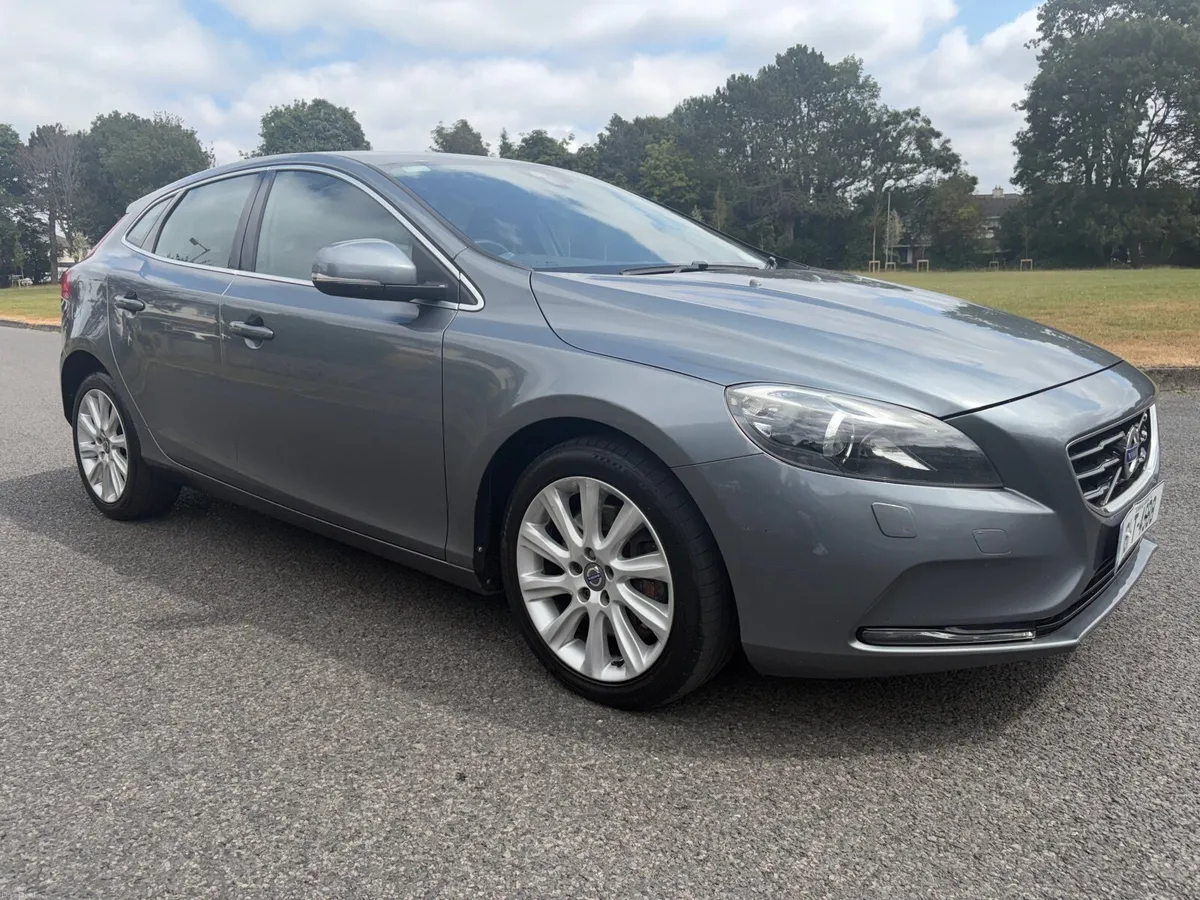 161 Volvo V40 Nct 07/27 Automatic - Image 1
