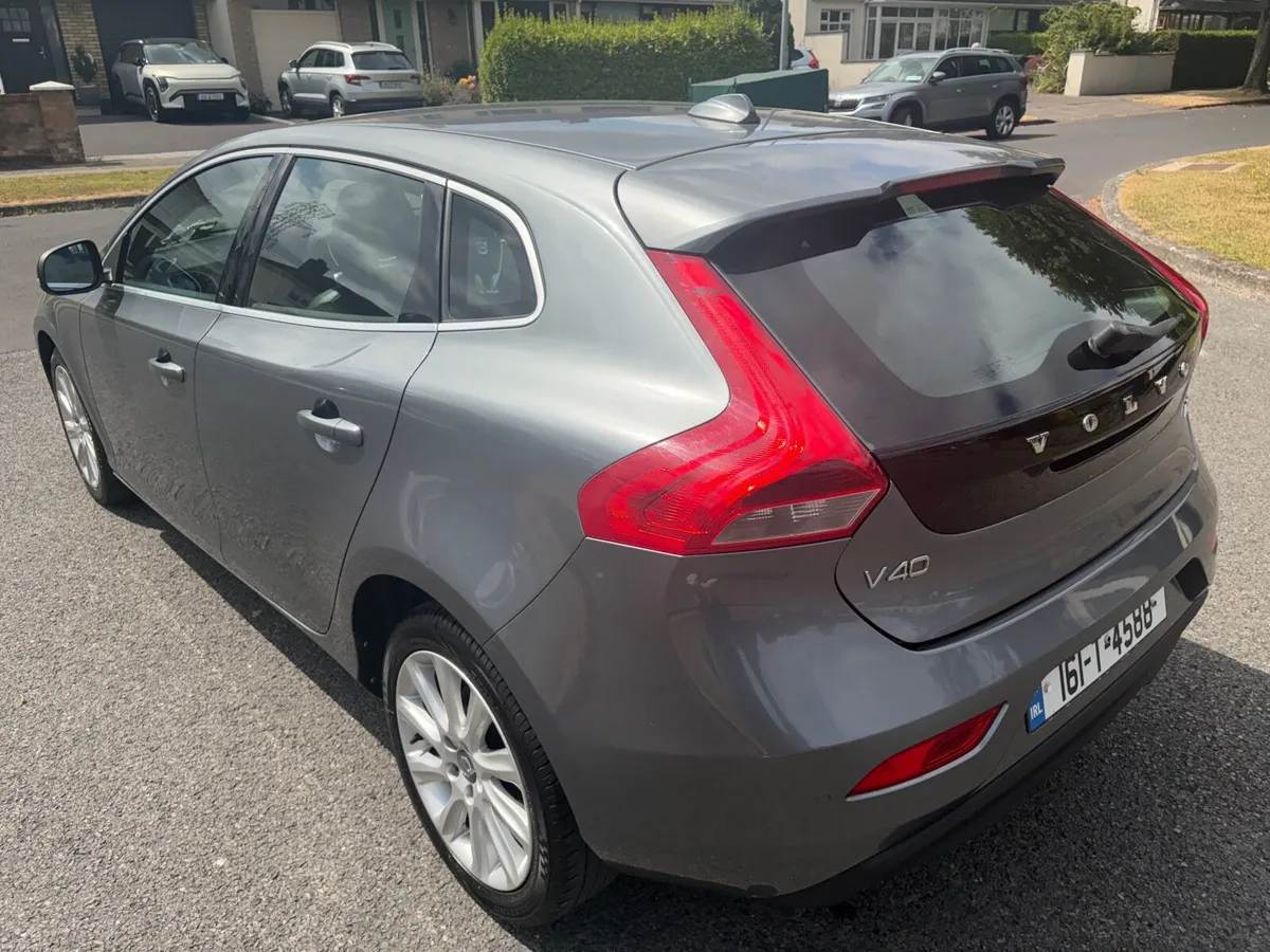 161 Volvo V40 Nct 07/27 Automatic - Image 3