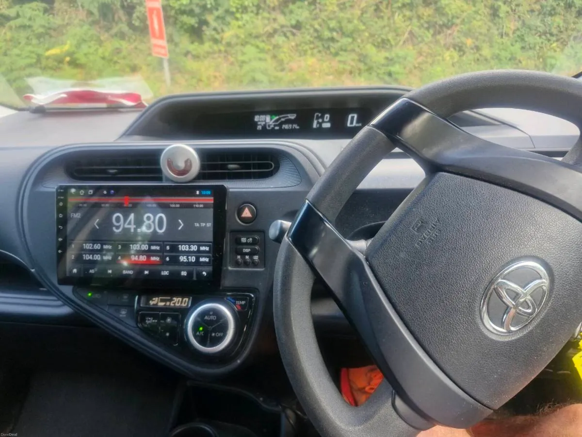 Toyota Aqua hybrid - Image 5