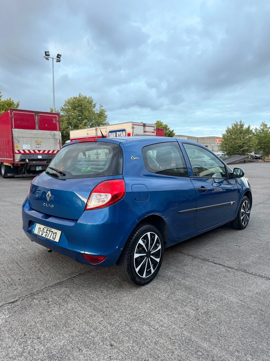 2011 Renault Clio 1.1petrol nct and tax - Image 3