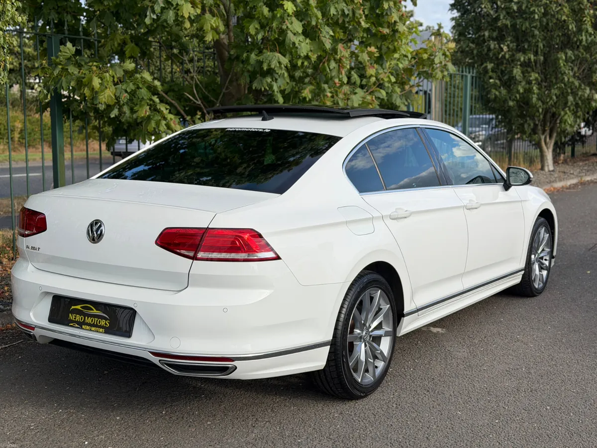2018 Volkswagen Passat R Line - Image 5