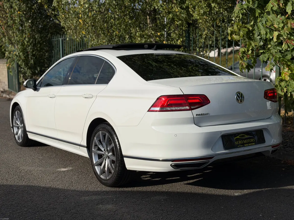 2018 Volkswagen Passat R Line - Image 6