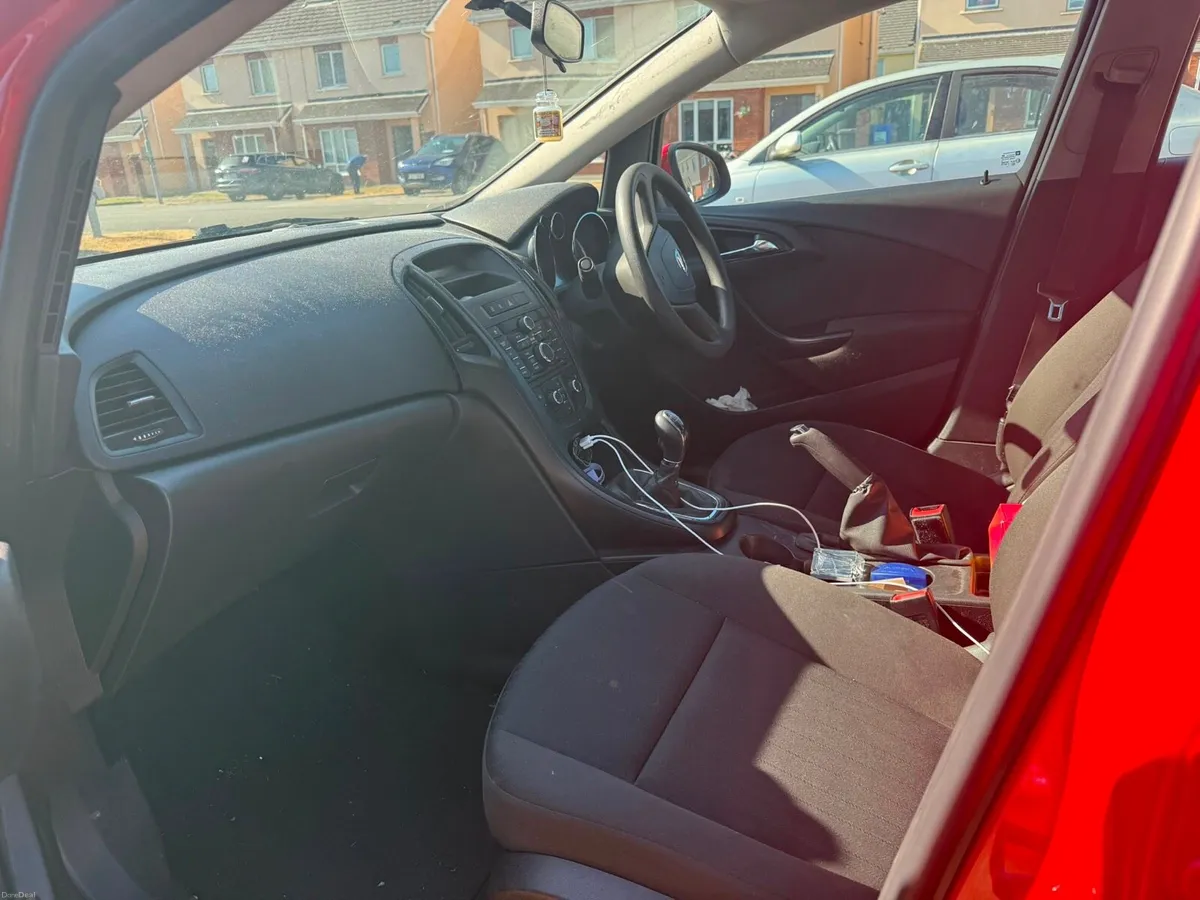 Opel Astra 2012 1.4 - Image 3