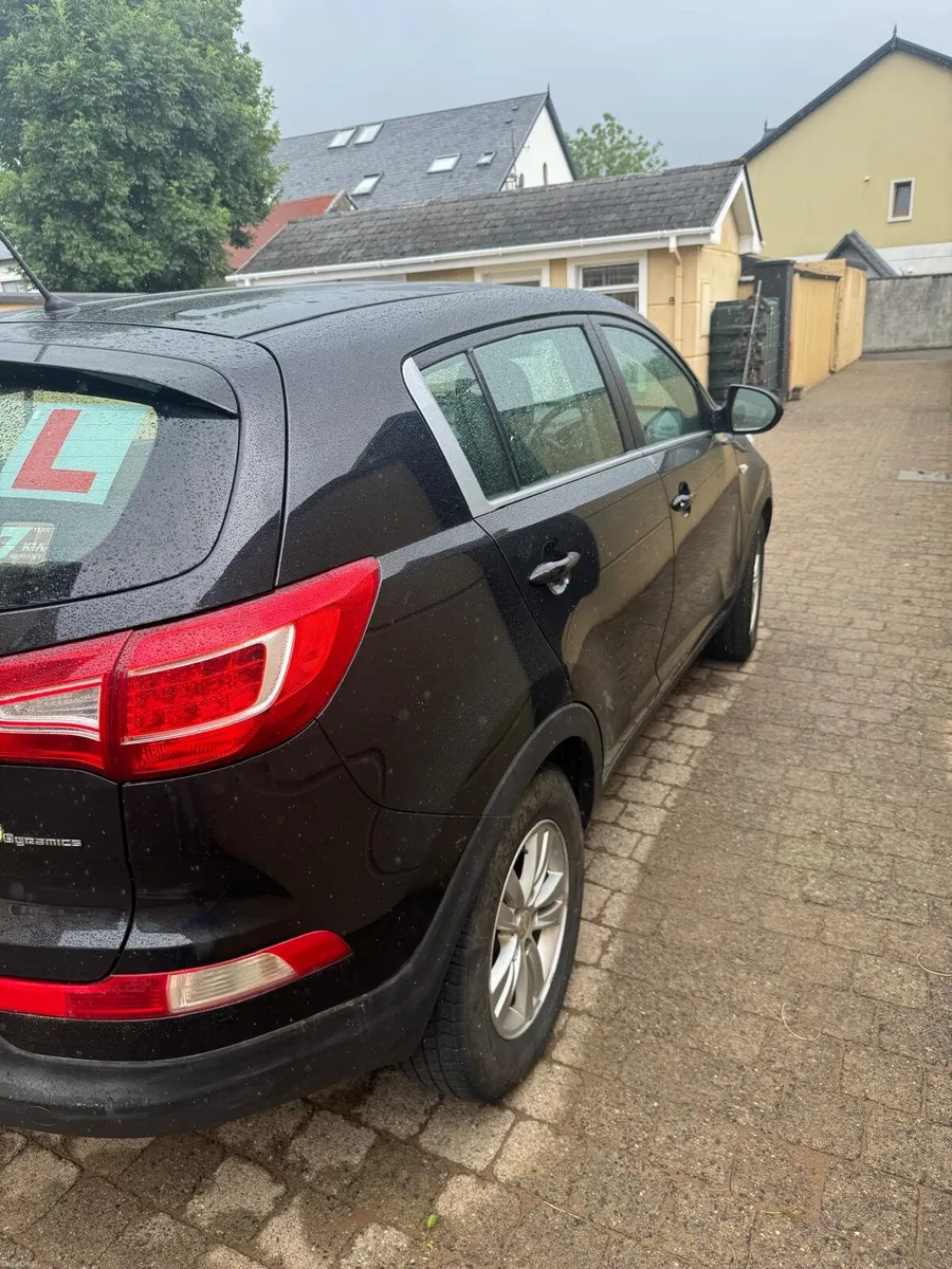 Car - Image 4