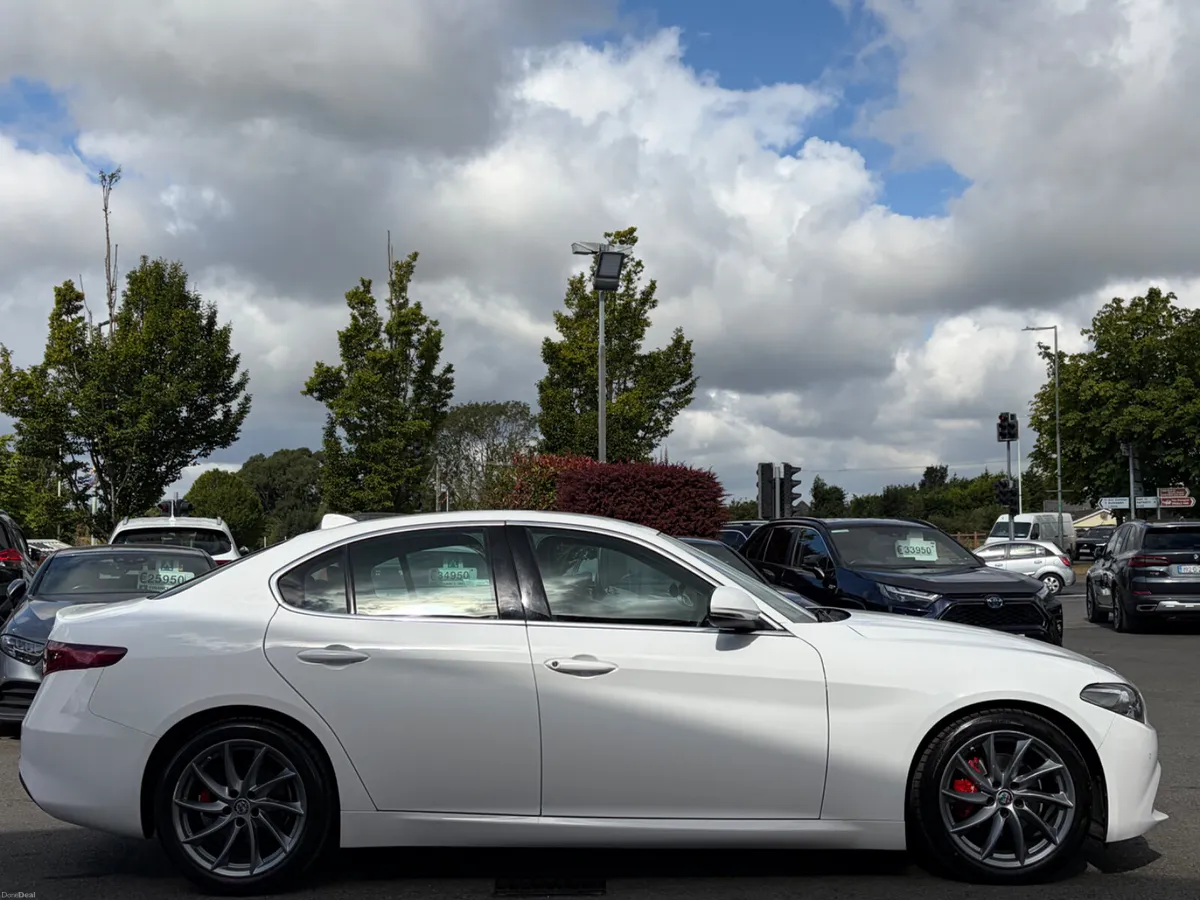 171 Alfa Romeo Giulia Super Luxury 200BHP - Image 4