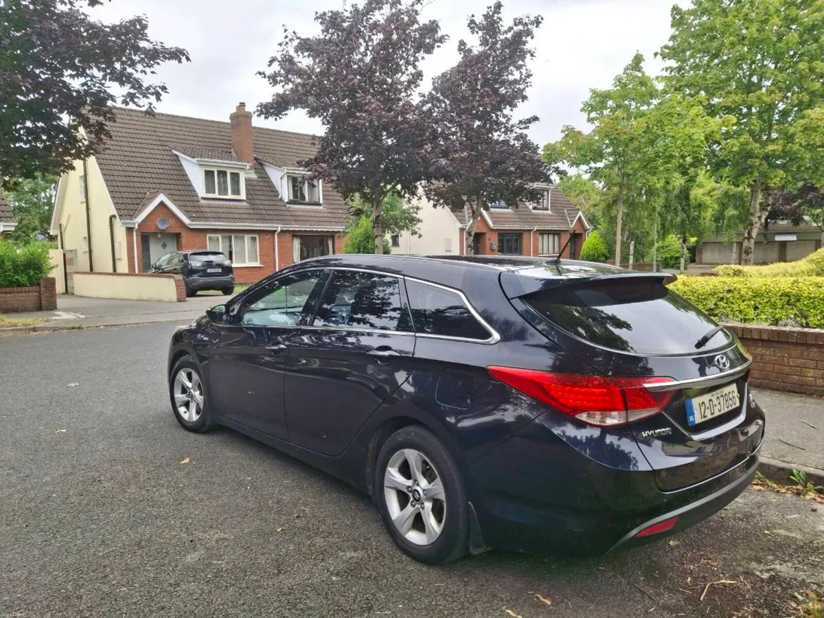 Hyundai I40 test and tax - Image 3