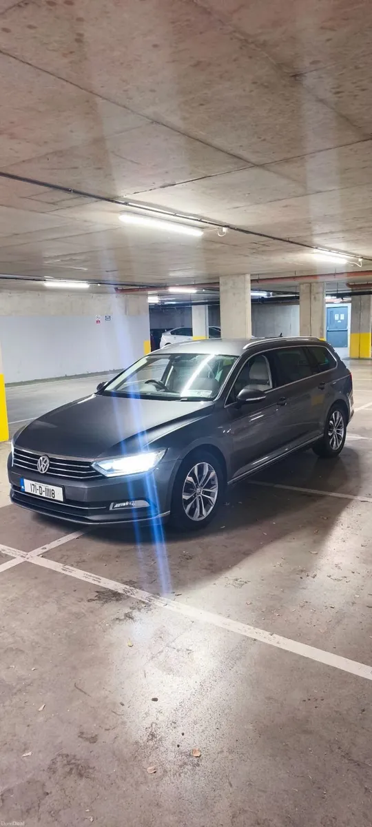 Volkswagen Passat 2017 - Image 1