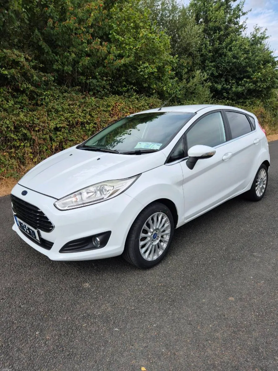 Ford fiesta 1.0 petrol high spec - Image 3