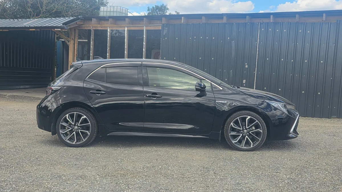 Toyota Corolla 1.8 HYBRID SPORTS - Image 3