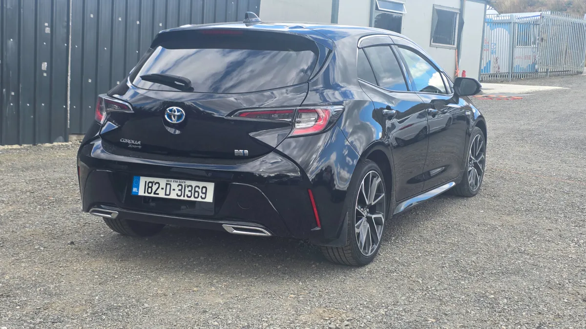Toyota Corolla 1.8 HYBRID SPORTS - Image 4