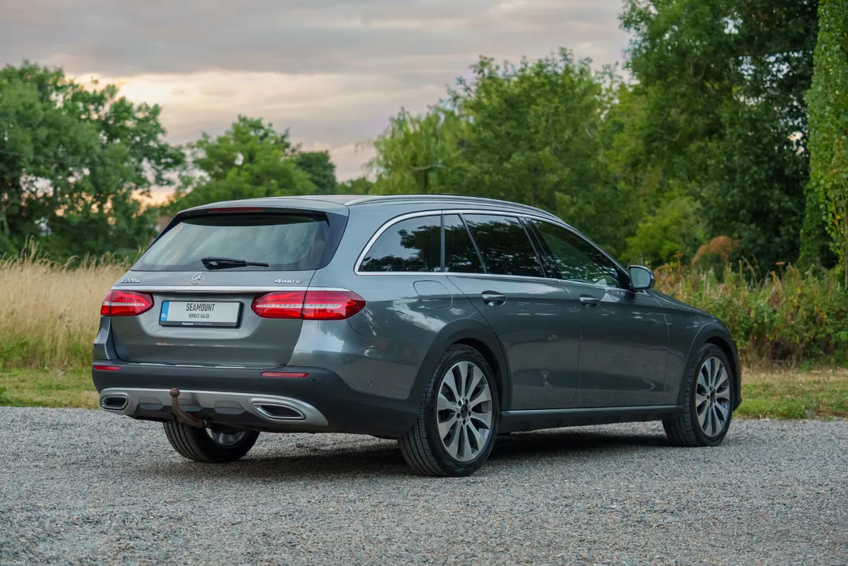 2017Mercedes-Benz E220d All Terrain 4MATIC - Image 6