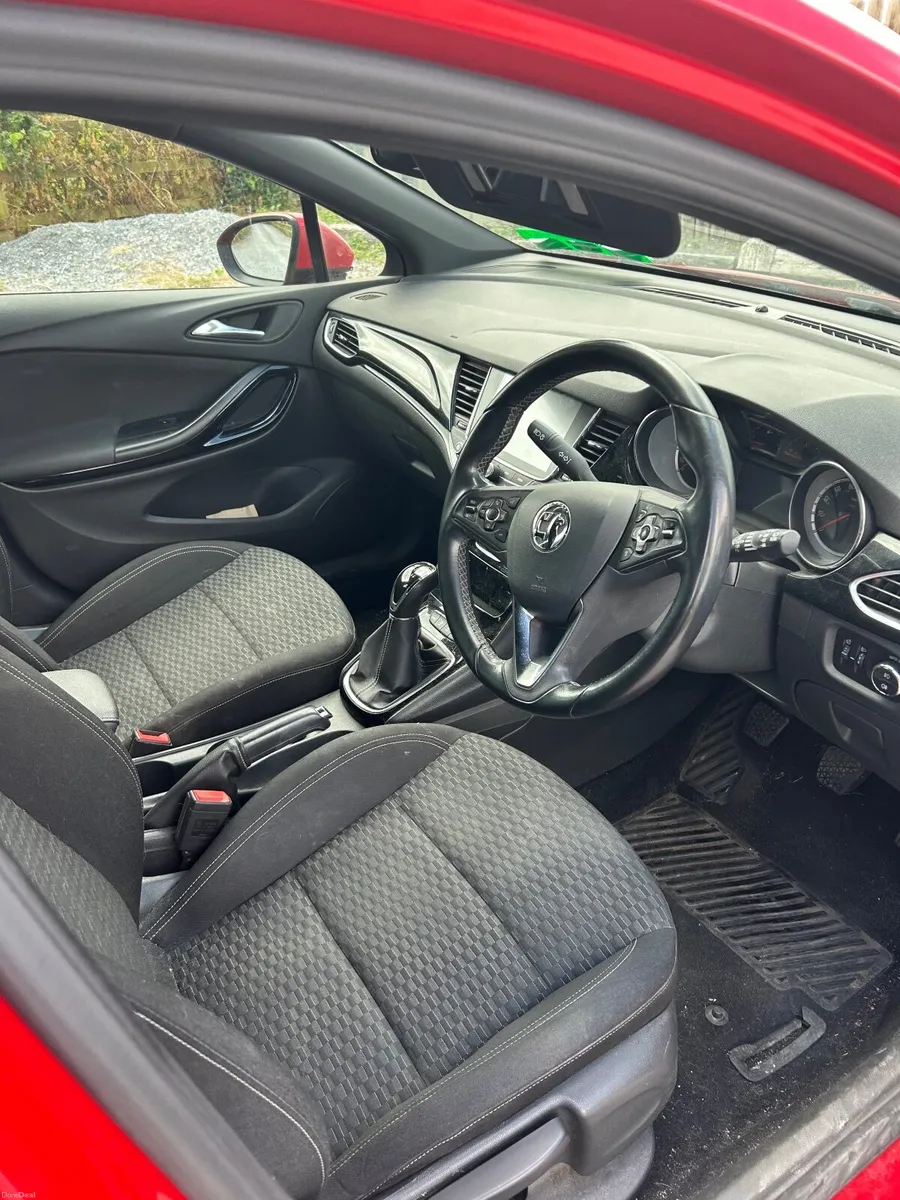 171 Vauxhall Astra GTC SRI 1.6 CDTI 5DR - Image 3