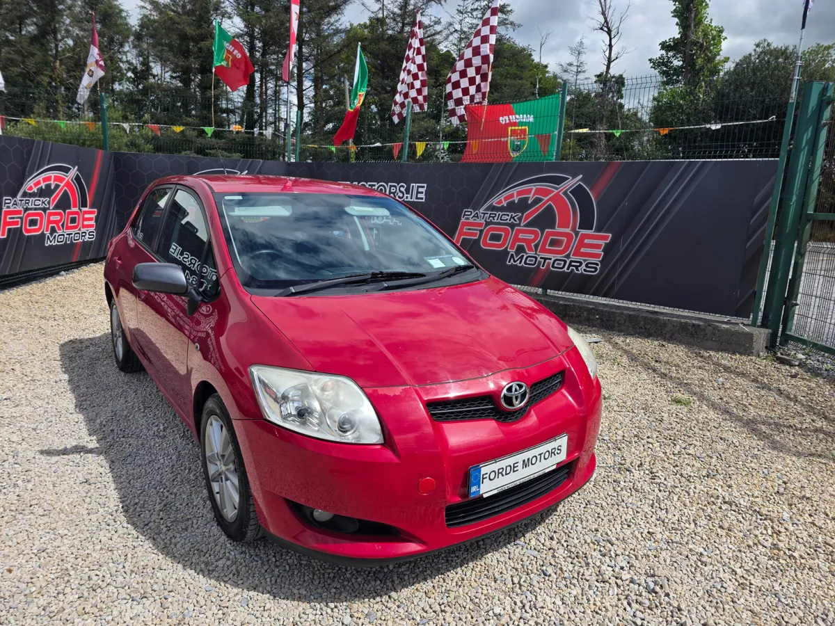 Toyota Auris 2009 - Image 1