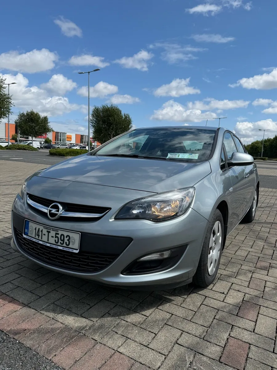 Opel Astra ( New NCT 16/05/27) - Image 1