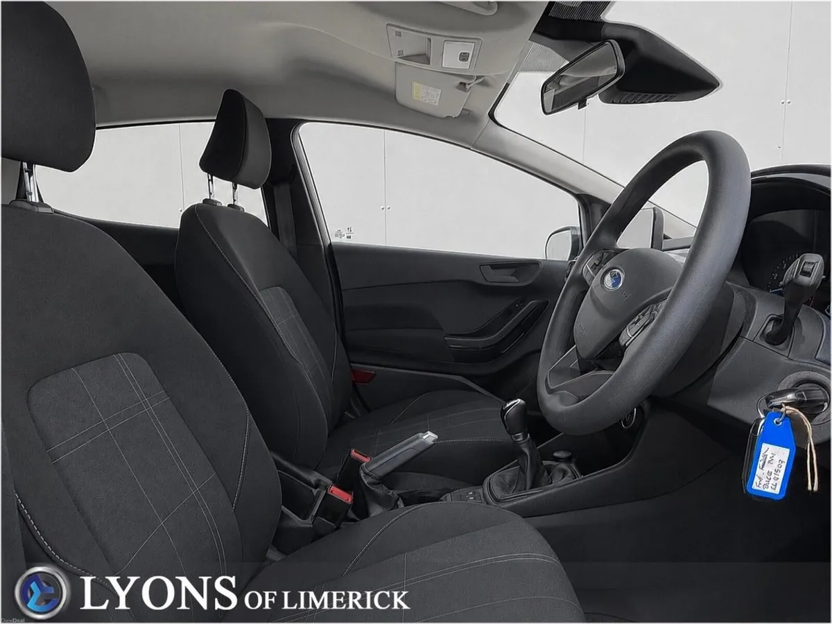 Ford Fiesta 1.1 75PS ZETEC - Image 3