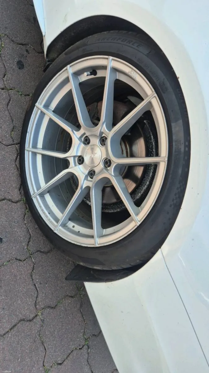 Car - Image 4