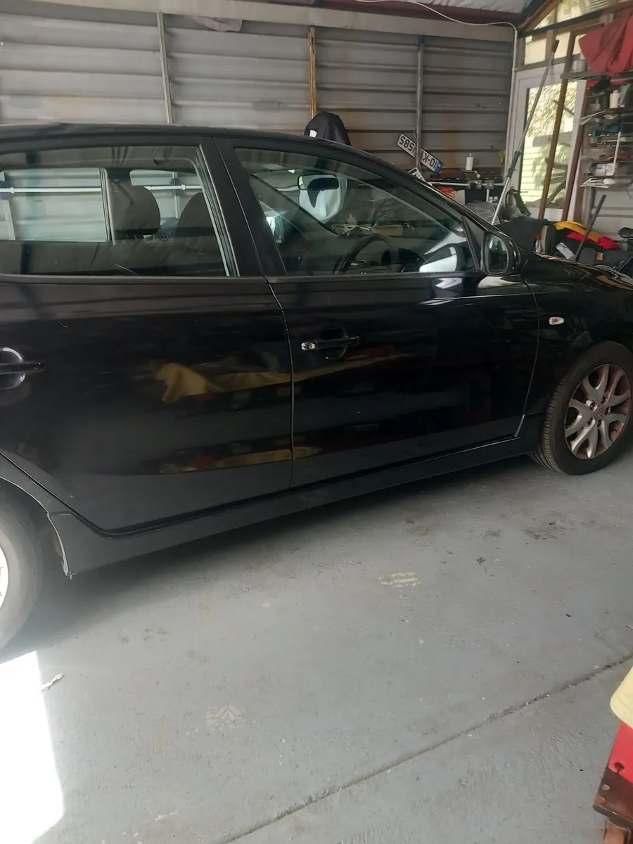 Hyundai i30 2010 - Image 2
