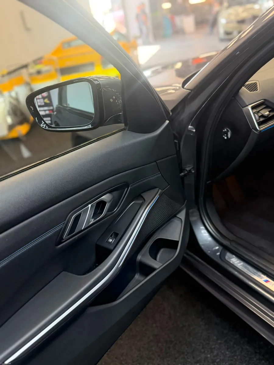 BMW 3-Series 2020 - Image 4