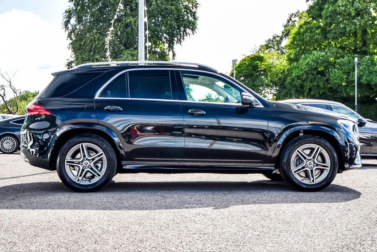 Mercedes-Benz GLE 350de AMG 4Matic Pan Roof NEW 26 - Image 3