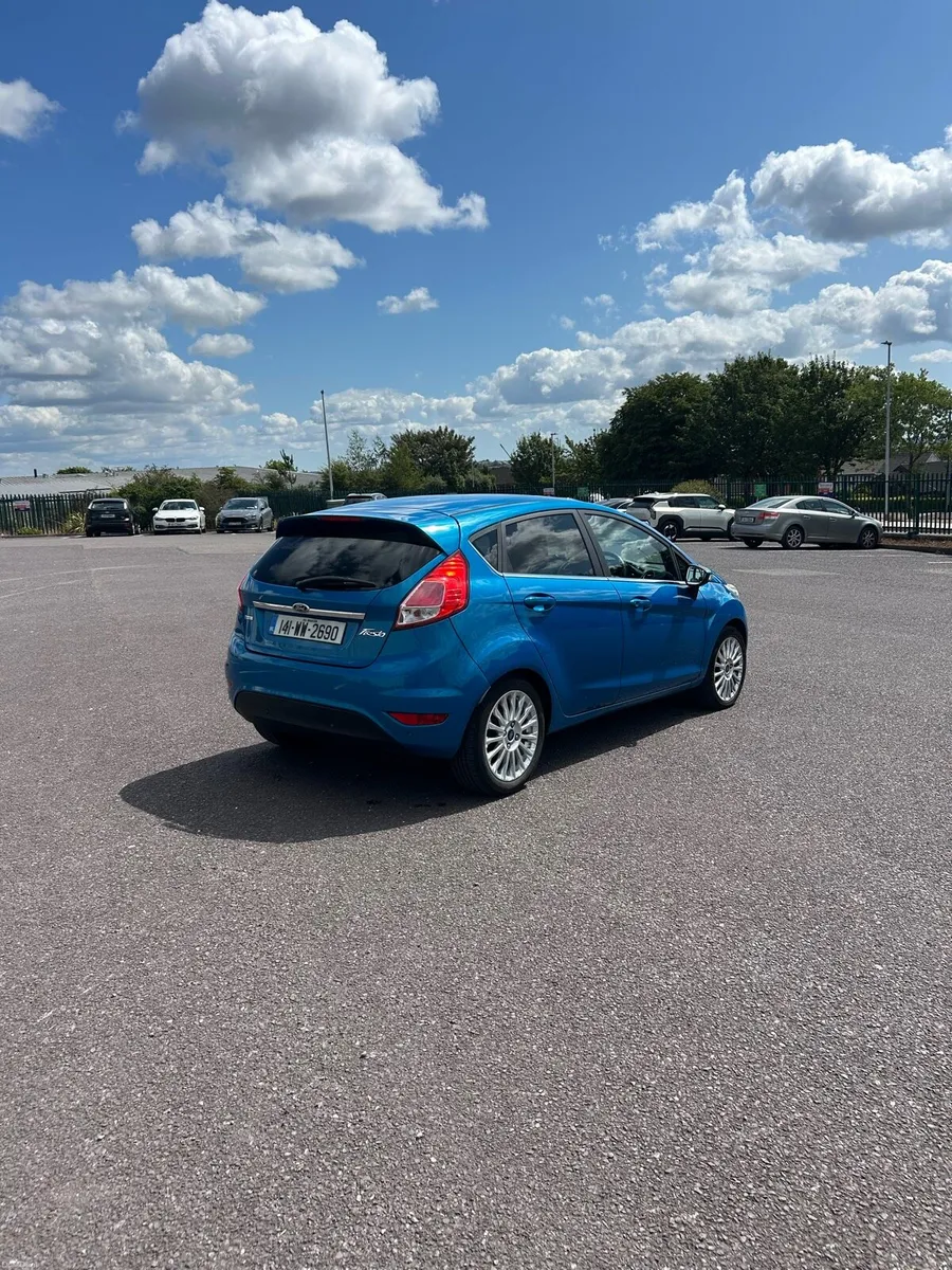 Ford fiesta - Image 4