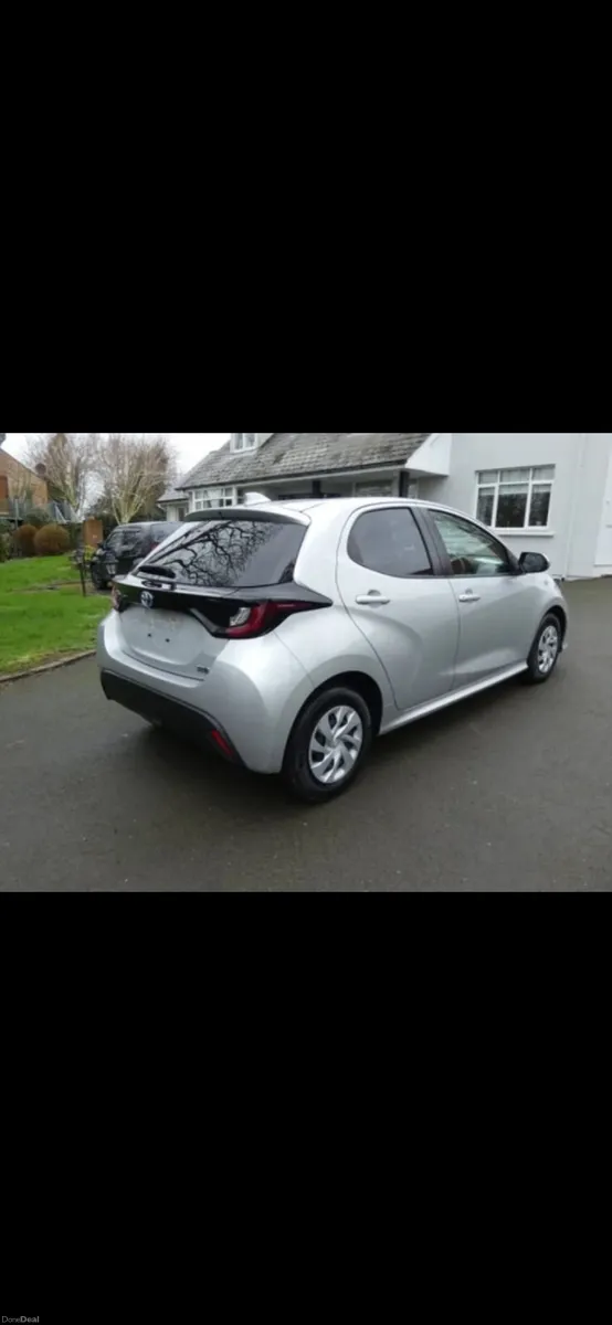 Toyota Yaris 2021 - Image 3