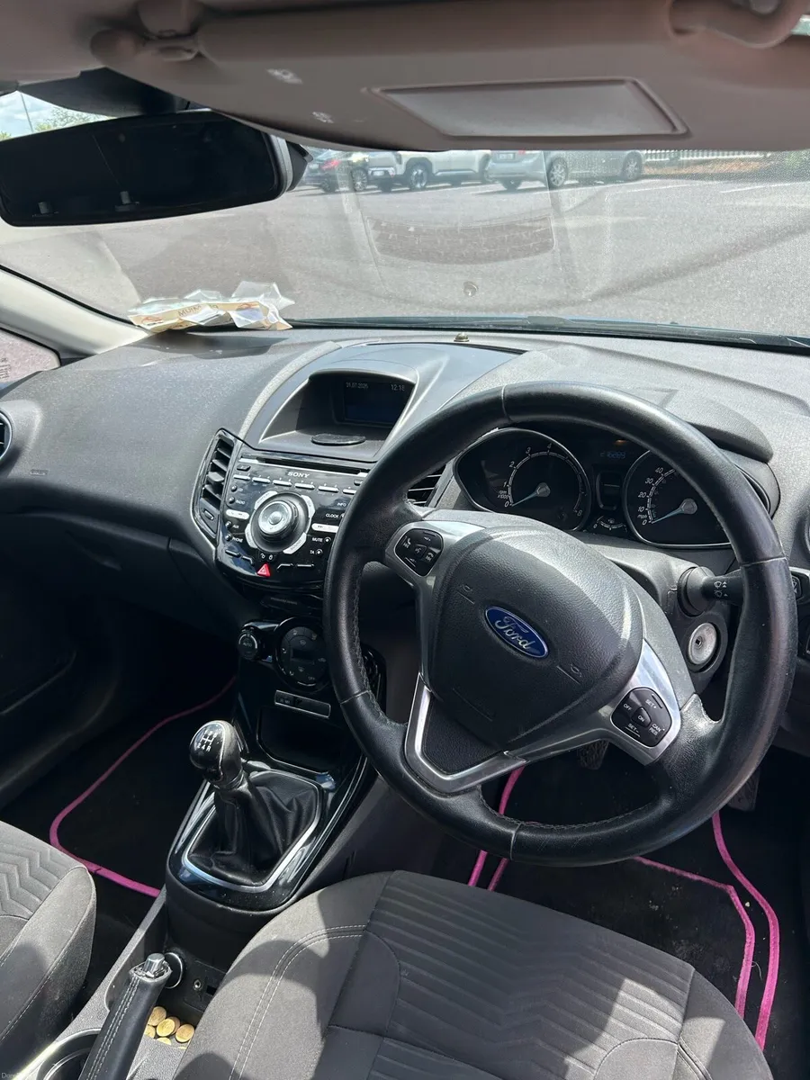 Ford fiesta - Image 5