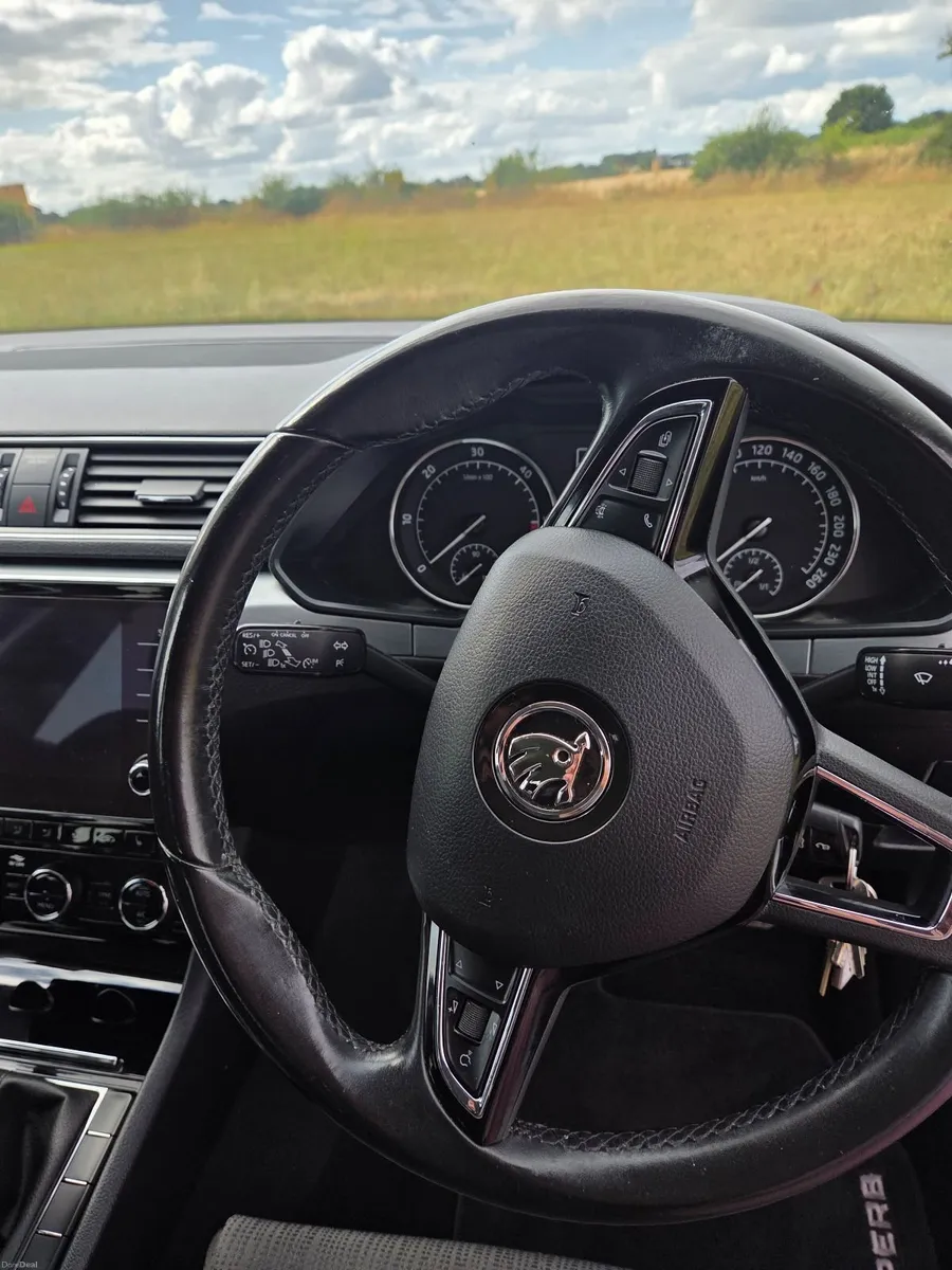 Skoda Superb 2018 - Image 2
