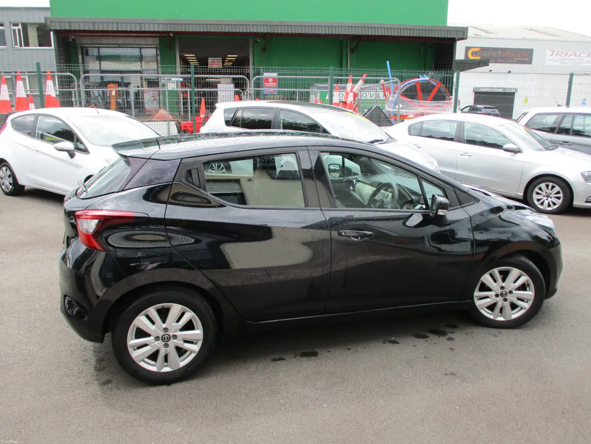 Nissan Micra  SV 1.0  2020 - Image 4