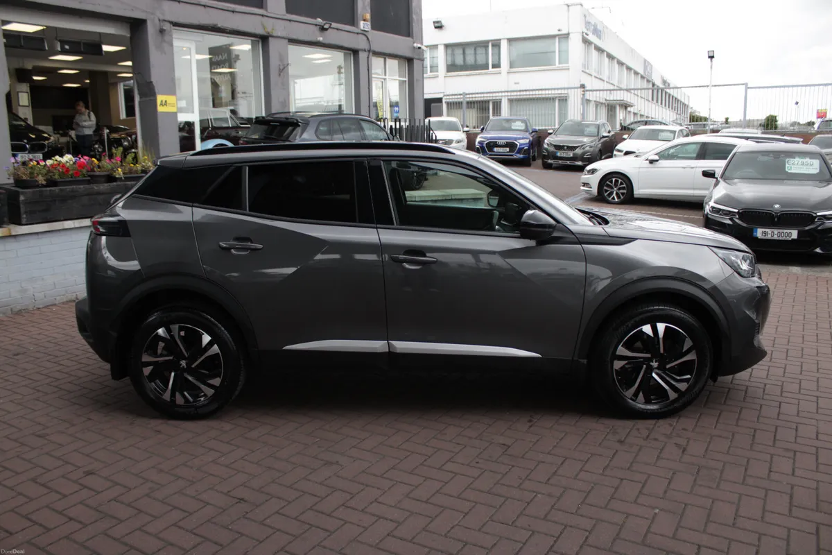 2023 PEUGEOT 2008 1.2 PURETECH ALLURE 100HP - Image 3