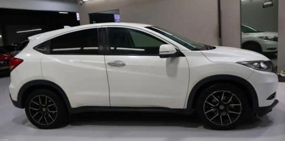 2016 Honda Vezel Low Milage - Image 3