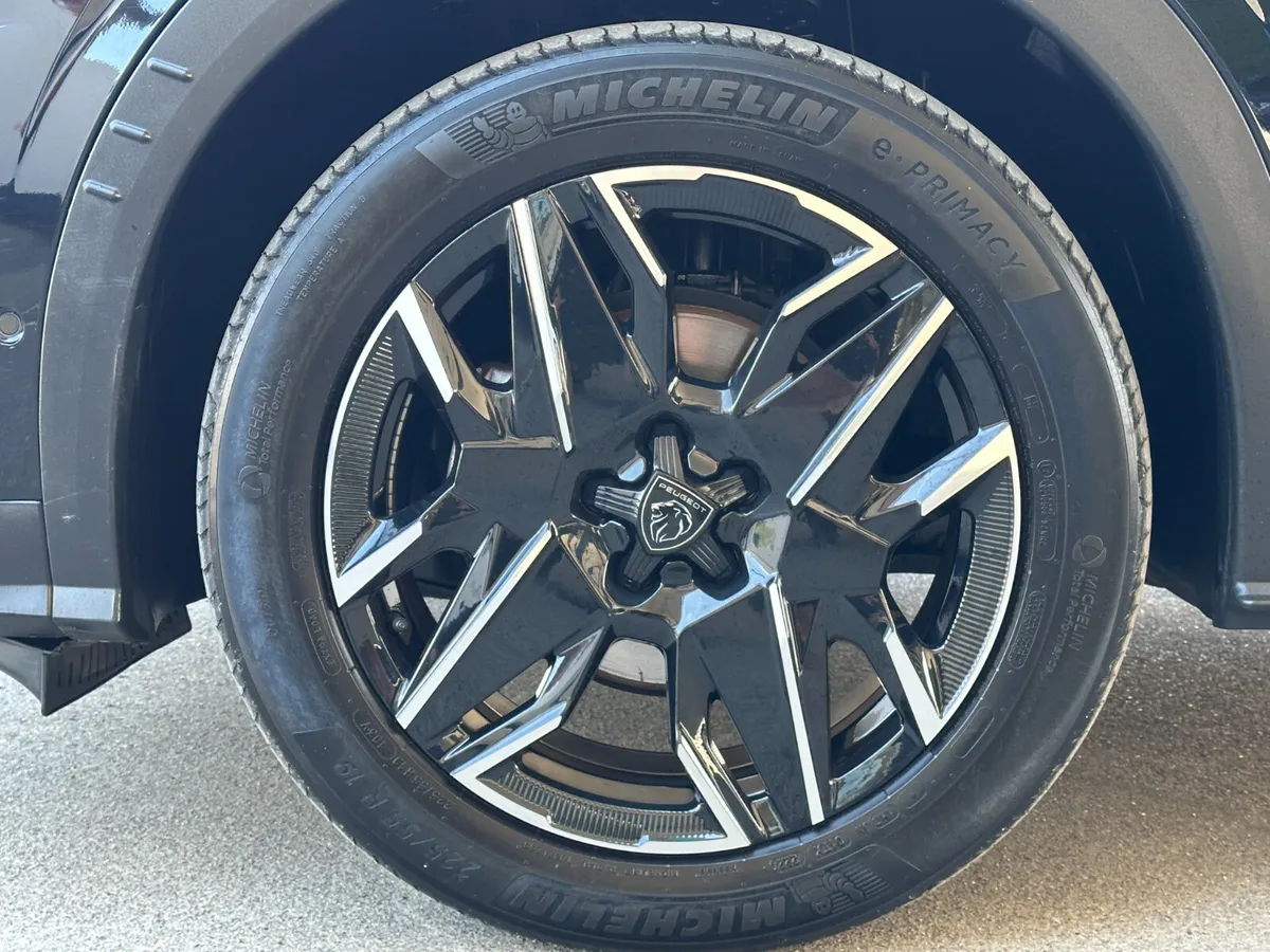 Peugeot 3008 Allure 1.2 Hybrid - Image 4