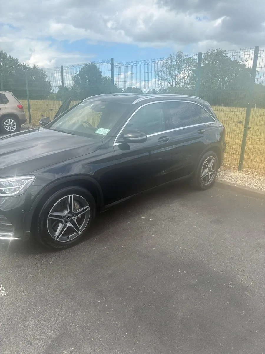 Mercedes GLC 220D AMG 4 MATIC - Image 3