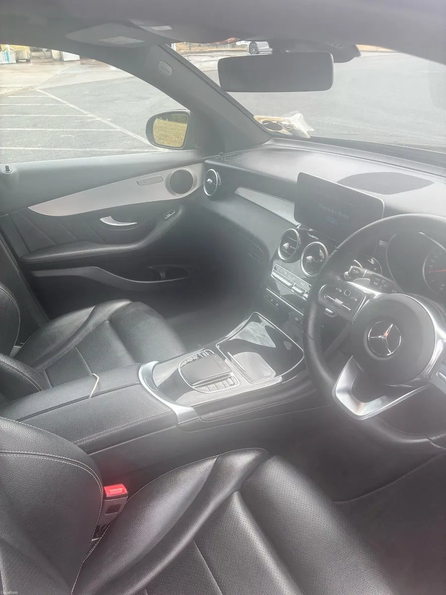 Mercedes GLC 220D AMG 4 MATIC - Image 5