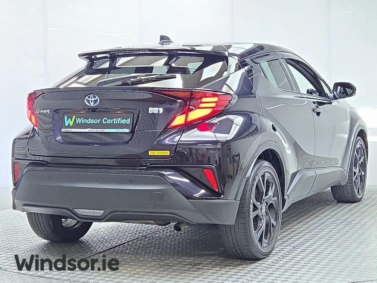 Toyota C-HR G 1.8 Hybrid *Top spec* - Image 2