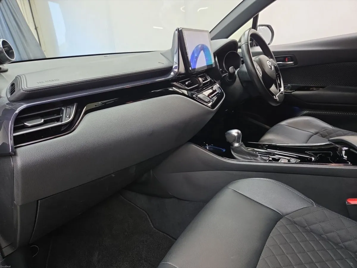 Toyota C-HR G 1.8 Hybrid *Top spec* - Image 4