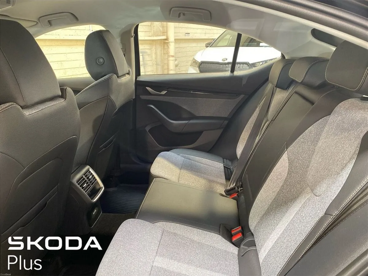 Skoda Octavia Selection+ 2.0TDI 150bhp DSG - Image 6