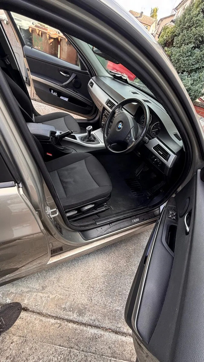 BMW 3series - Image 6