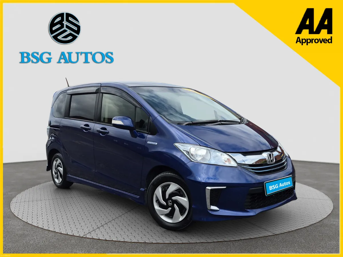 2015 HONDA FREED 1.5 HYBRID *6 SEATER* AUTOMATIC - Image 1