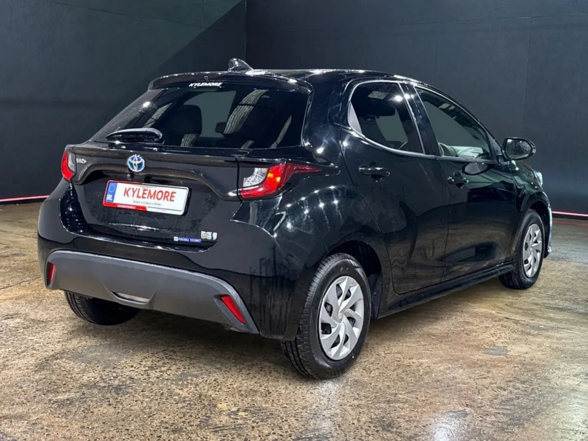 Toyota Yaris 1.5 HYBRID AUTOMATIC - PUSH BUTTON ST - Image 3
