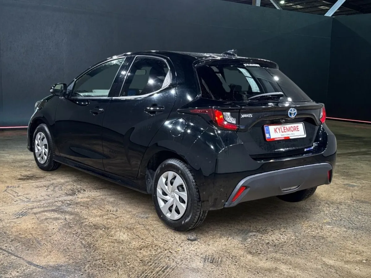 Toyota Yaris 1.5 HYBRID AUTOMATIC - PUSH BUTTON ST - Image 5