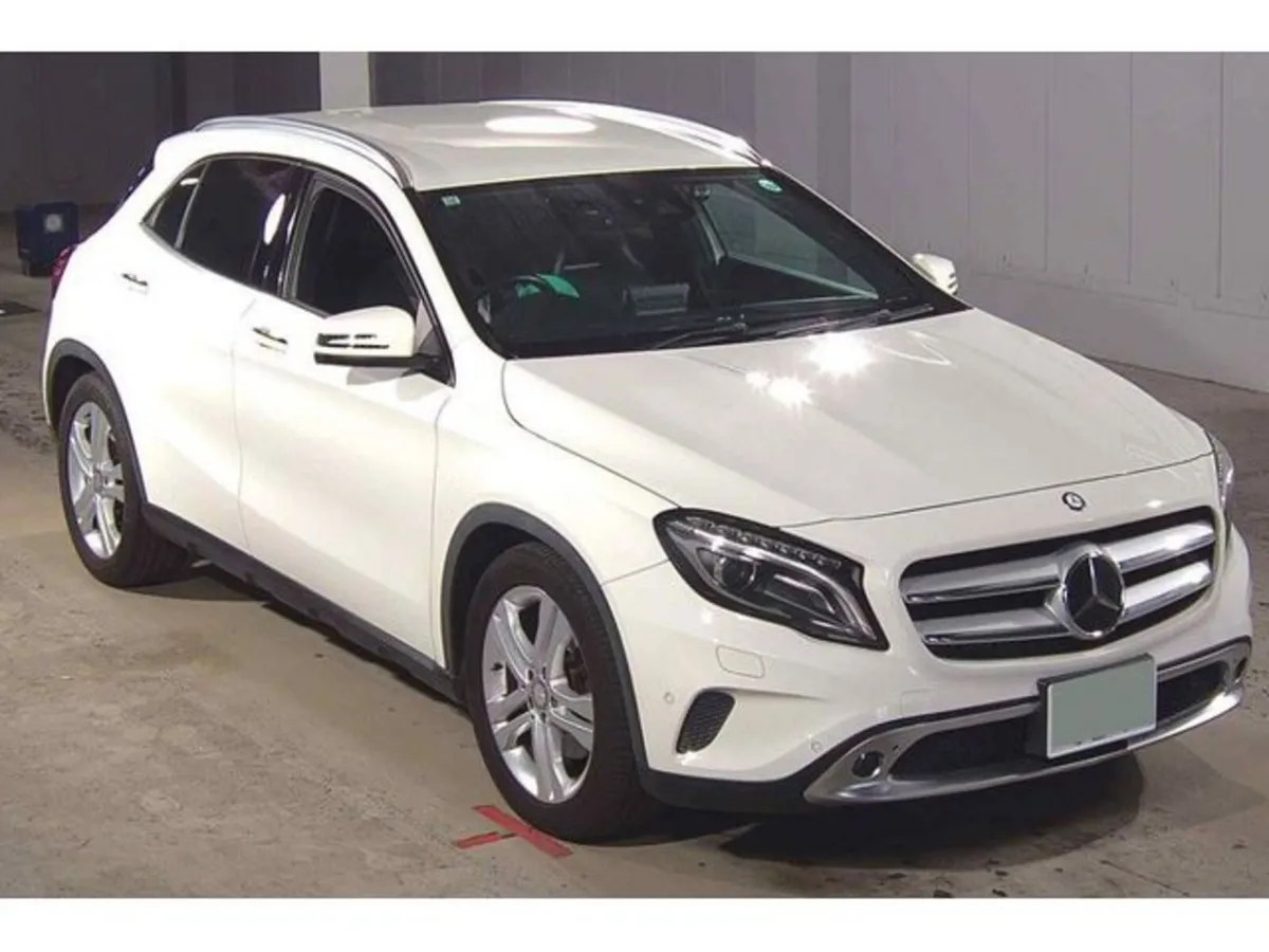 Mercedes-Benz GLA 2.0 GLA250 4MATIC Petrol Auto - Image 2