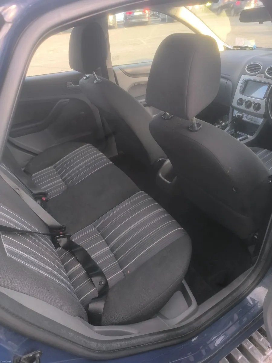Ford Focus 2009 - Image 2